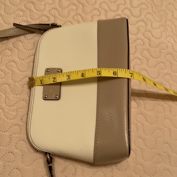 Kate Spade Crossbody Purse in Cream and Tan - Picture 9 of 10
